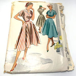 McCalls Vintage 1952 Pattern #8897 Misses‎ Flare Dress Size 16 HTF